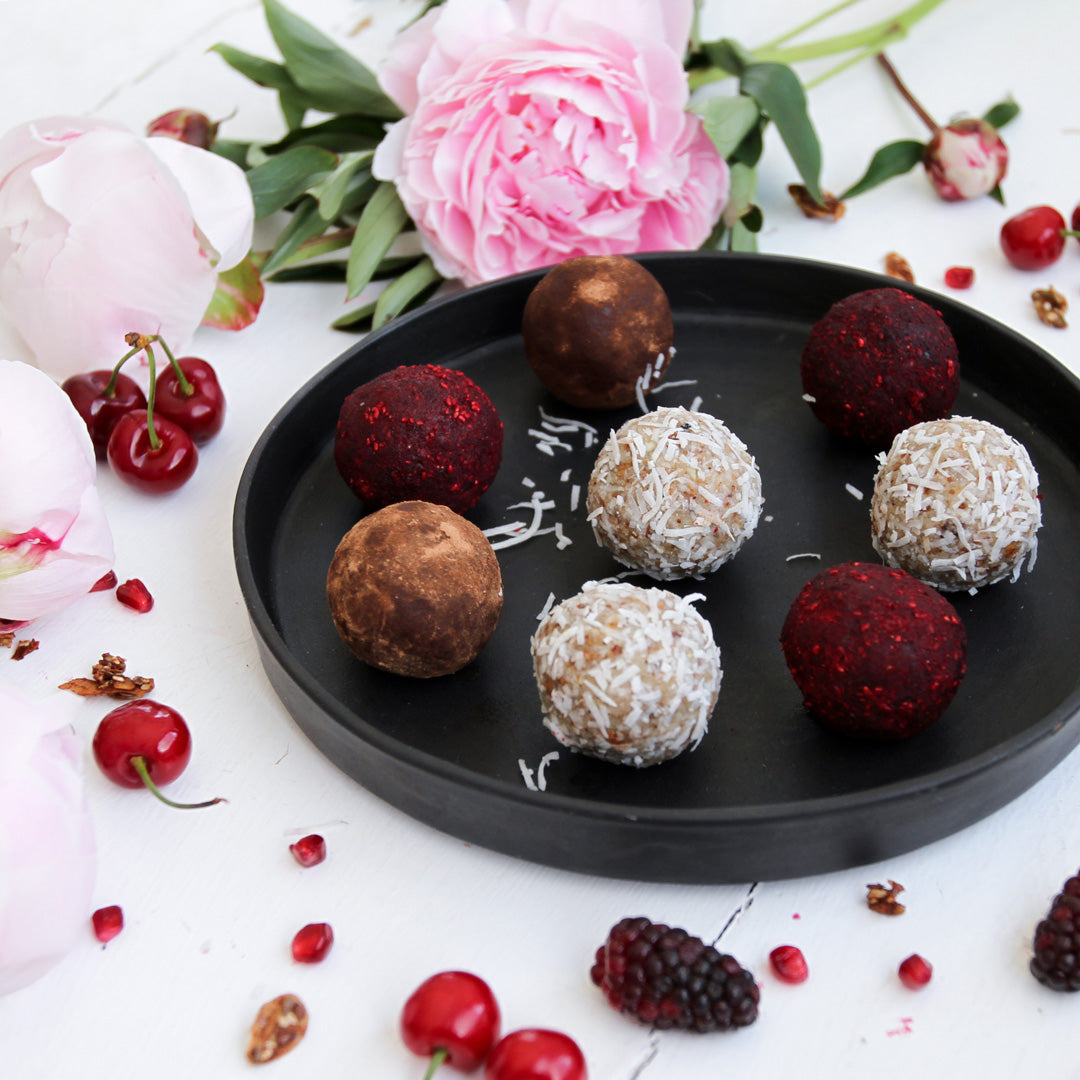 R E C I P E: Christmas Breakfast Bliss Balls