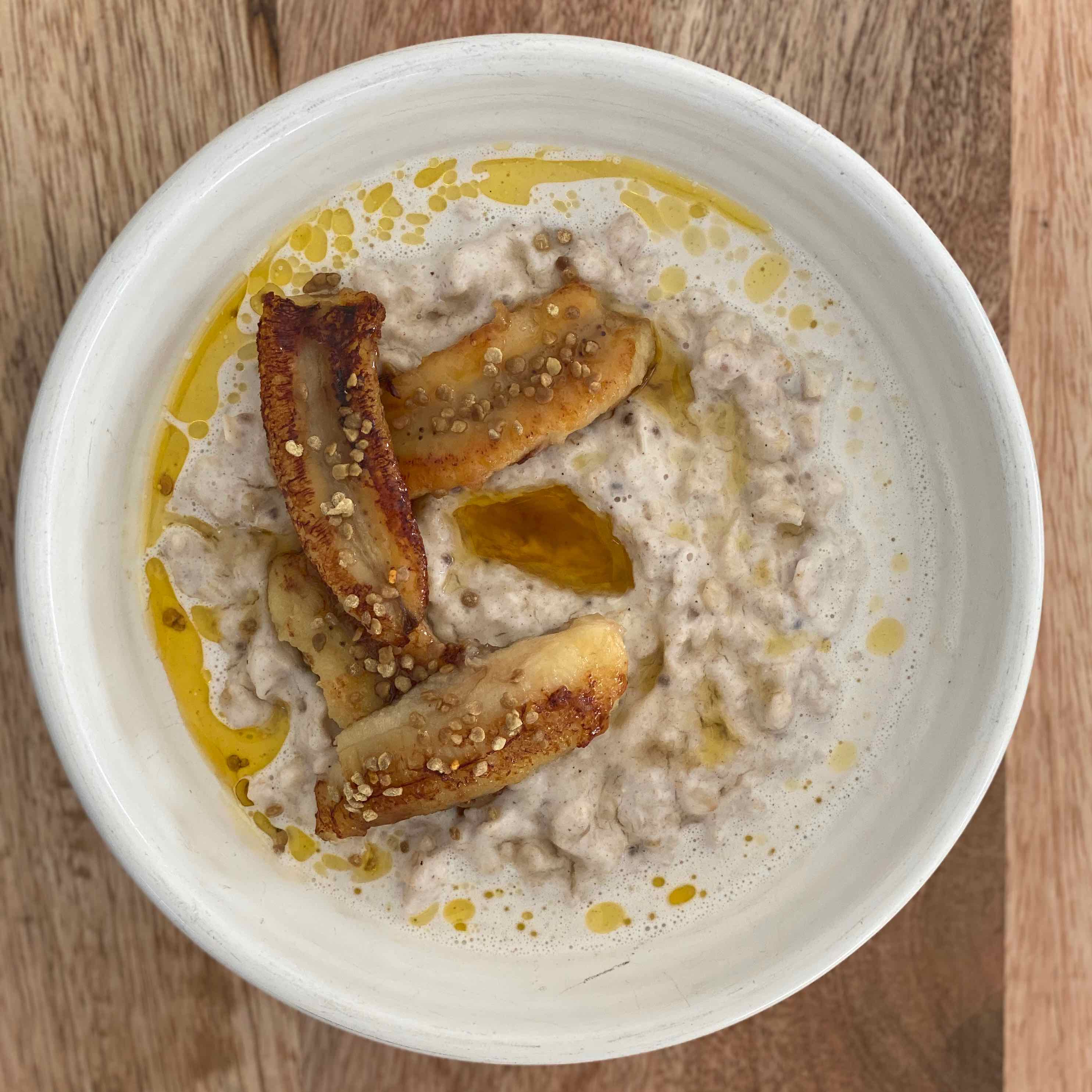 Mags’ Coconut Oats with Caramelised Bananas - FarmerJo