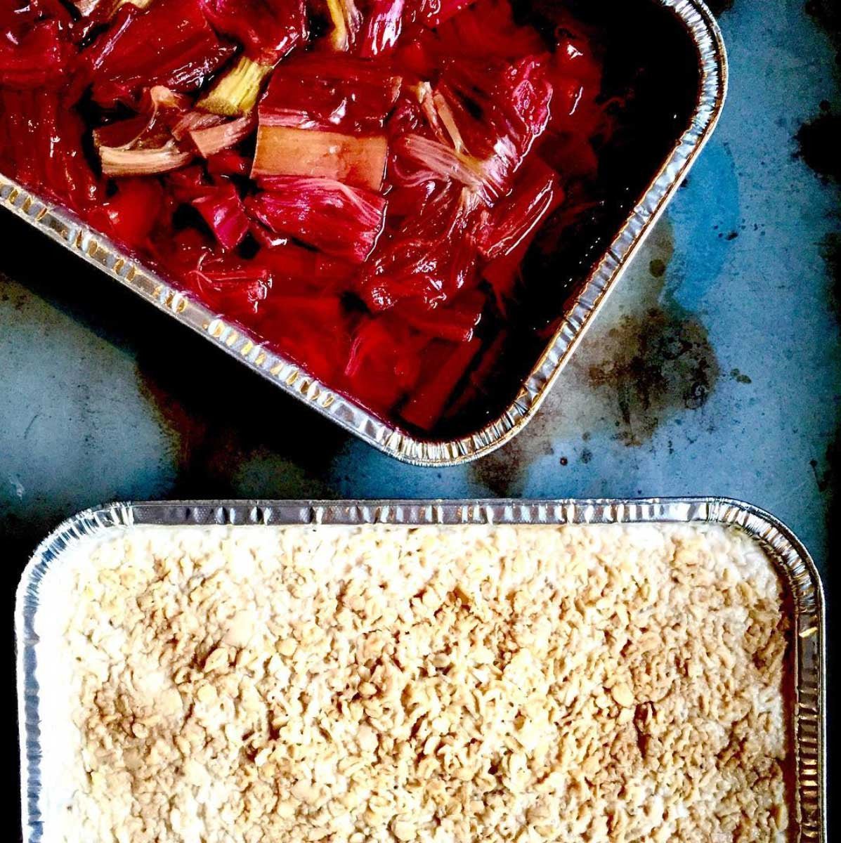 R E C I P E: Porridge Pudding with Baked Rhubarb - FarmerJo