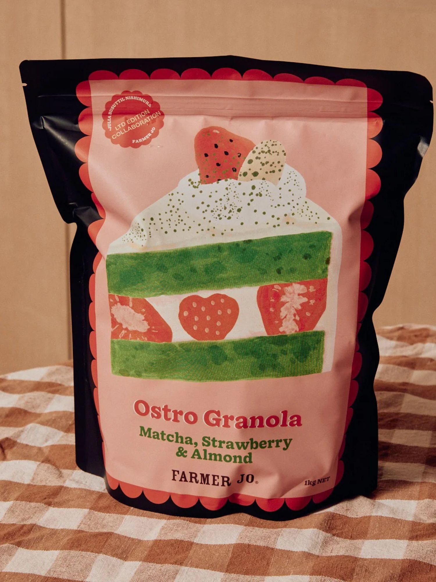 Ostro Granola Matcha, Strawberry & Almond