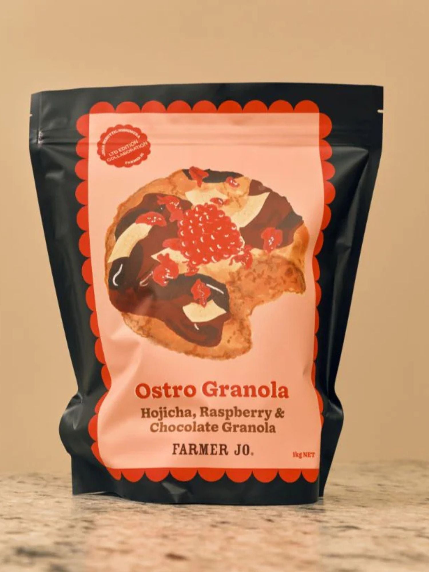 Hojicha, Coconut, Dark Chocolate and Raspberry Granola 1kg - FarmerJo